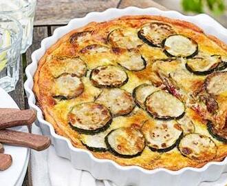 Zucchinipaj med parmesan