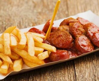 Currywurst Rezept mit der leckersten Curry-Sauce! | Currywurst rezept, Rezepte, Abendessen rezepte einfach