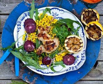 Citronmarinerad kyckling med jättecouscous och paprikasås