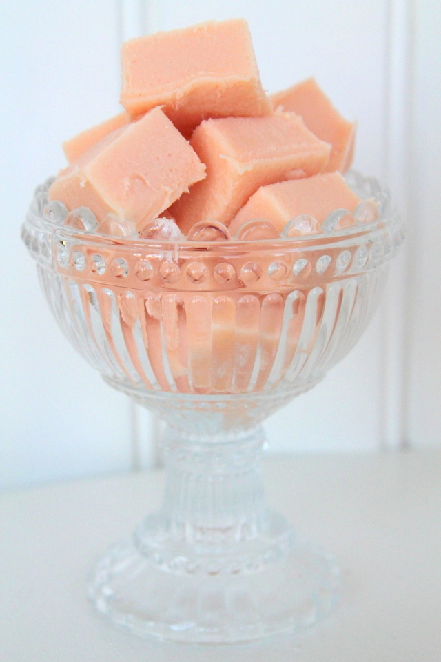 Rosa tomteskumsfudge