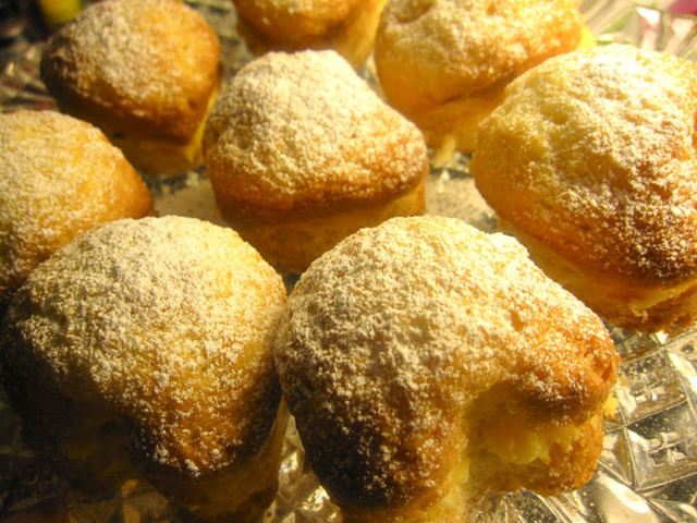 Fluffiga muffins med citronkräm