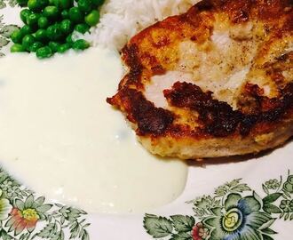 Kalkonschnitzel med citronpiffig sås och gröna ärtor