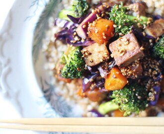 Stir-fry med rödkål, broccoli och butternut squash