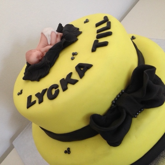 Babyshower tårta med AIK tema