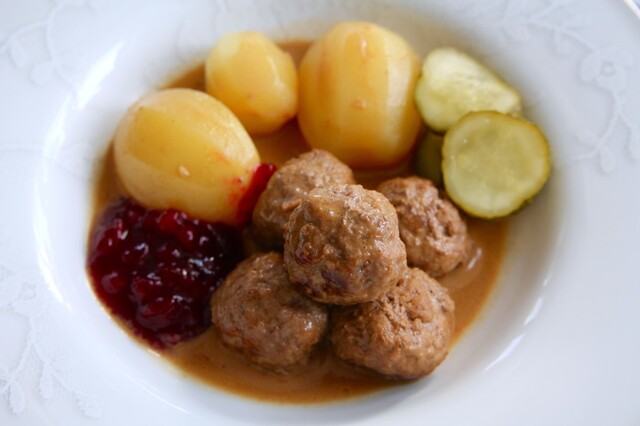 Köttbullar sås & potatis