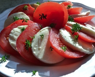 Helstekt fläskfilé med pesto och bladspenat och balsamicosås