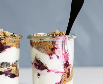 Layered yoghurt jars with homemade almond butter & oat granola
