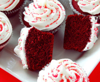 ♥Red Velvet Cupcakes för Alla Hjärtans Dag♥