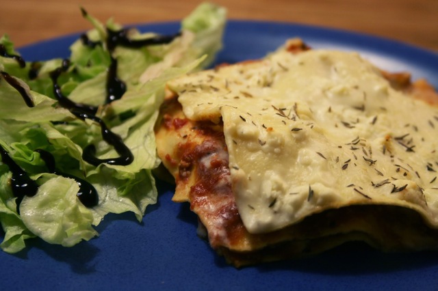 Kycklinglasagne med fetaostsås