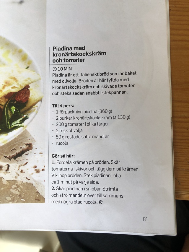 Piadina med kronärtskockskräm och tomater