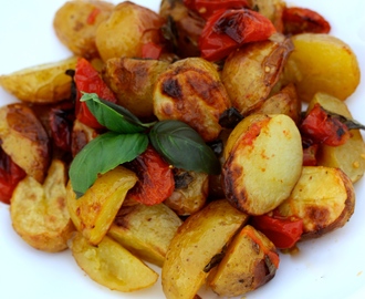 Oven Roasted Tomatoes & Potatoes – Ugnsrostade Tomater & Potatis