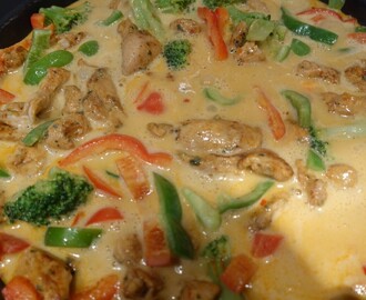 Världens godaste, enklaste och snabbaste Thaikyckling med röd curry