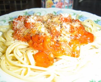 Pasta med tomatsås