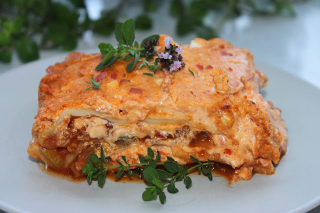 Vegetarisk lasagne med zucchini, ajvar och fetaost