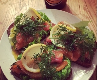 Gravad lax med hovmästarsås