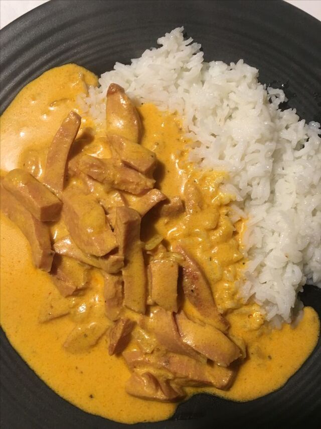Korv stroganoff med curry