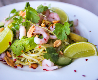 Nudelsallad med asiatisk pesto