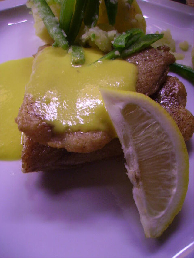 Halstrad Gösfilé med gul paprikakräm