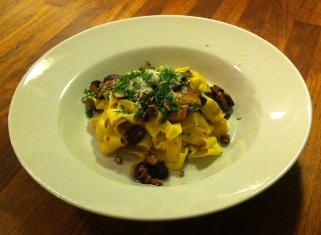 Vegopasta med champinjoner och aubergine