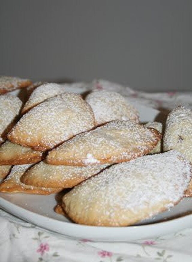 Kakor med äppel- och kanelfyllning (Kurabiye)