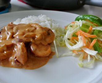 Välkommen helg med korv Stroganoff och veckosallad