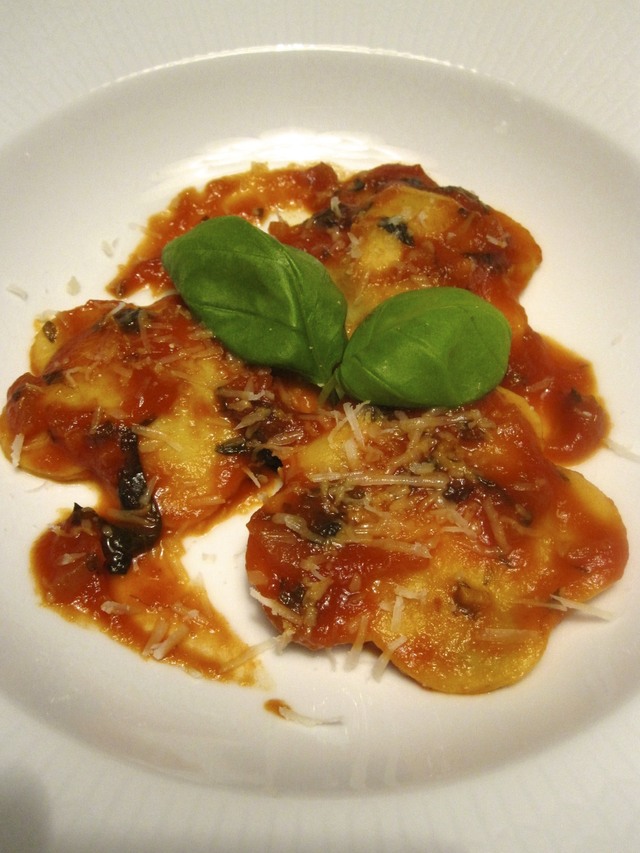 Hemmagjord ravioli med ricotta och spenat