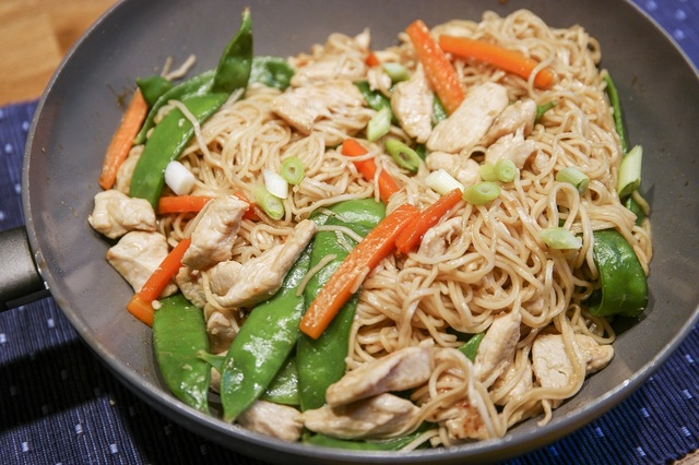 Chicken Lo Mein