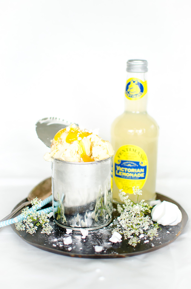 No Churn Lemon Meringue Cheesecake Ice Cream (Citronmarängglass)