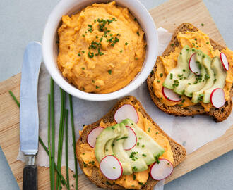 Glutenfri toast med sötpotatishummus