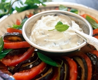 Stekt aubergine med myntayoghurt