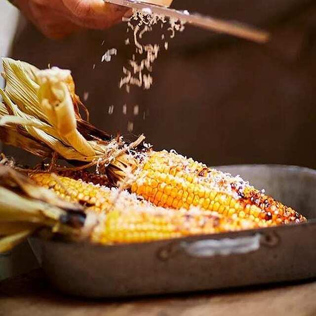 Grillade majskolvar med parmesan