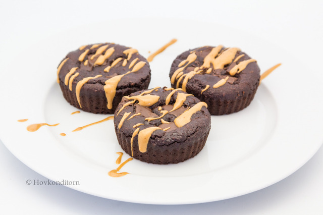 Chocolate Peanut Butter Cakes