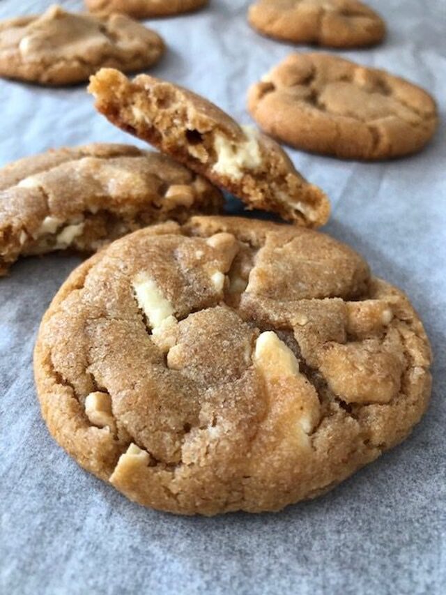 Cookies med salta nötter och vit choklad