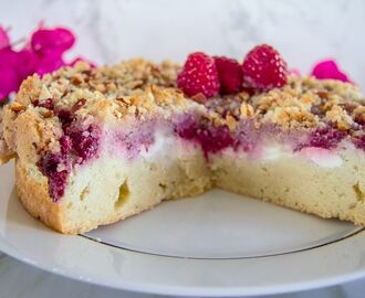 Raspberry Almond Crumble Cake