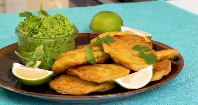 Vegetariska majsplättar med ärtchimichurri