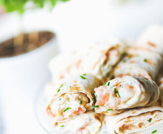 Fräscha laxsnittar med citronkräm och gräslök