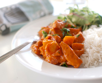 Korv stroganoff med äpple, senap och persilja