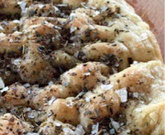 Focaccia med oregano och flingsalt