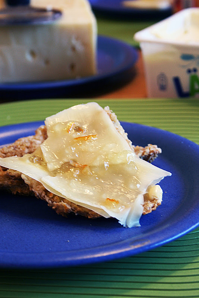 Söndagsbrunch - Scones med morot, havre och yoghurt