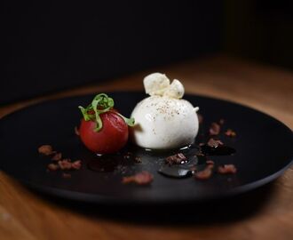 Burrata med confiterad tomat