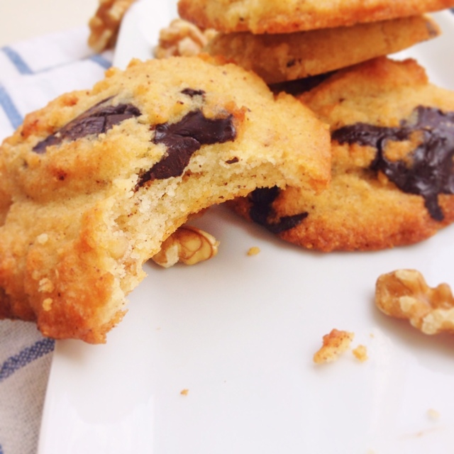 Kryddiga scookies med choklad och valnötter