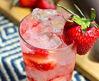 Strawberry Gin smash