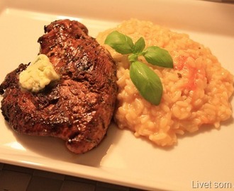 Krämig tomatrisotto, marinerad kyckling & citron/basilikasmör