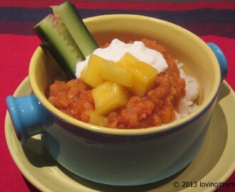 Vegetarisk linsgryta med mango och yoghurt