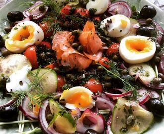 Salmon and black quinoa salad by 