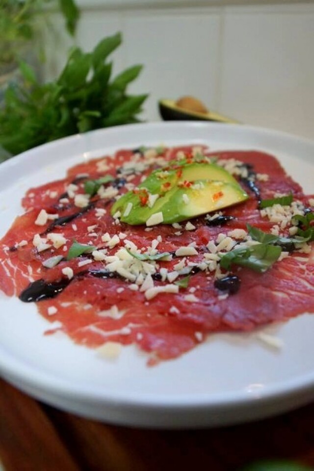 Asiatisk carpaccio med avokado