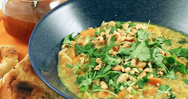 Krämig linsgryta med curry och kokosmjölk