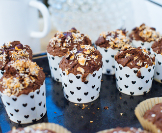 Glutenfria chokladmuffins med jordnötssmör