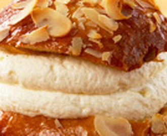 Karlsbadersemla med kokosfyllning