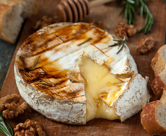 Baked Brie with Rosemary, Honey, & Candied Walnuts